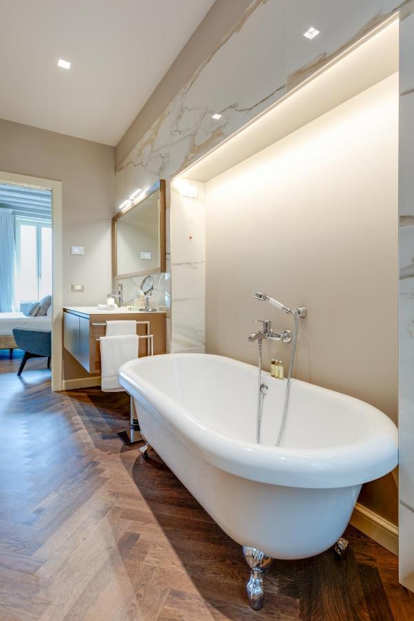 Mercatovecchio Luxury Apartments 우디네 외부 사진